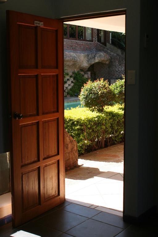Columbus Guest House Mbombela Chambre photo