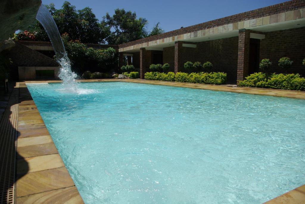 Columbus Guest House Mbombela Extérieur photo